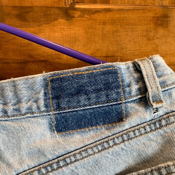 1 PR. LEVI'S 505 JEANS, 34 X 34, REGULAR FIT, STRAIGHT LEG, WELL WORN/DISTRESSED - Picture 4 of 7